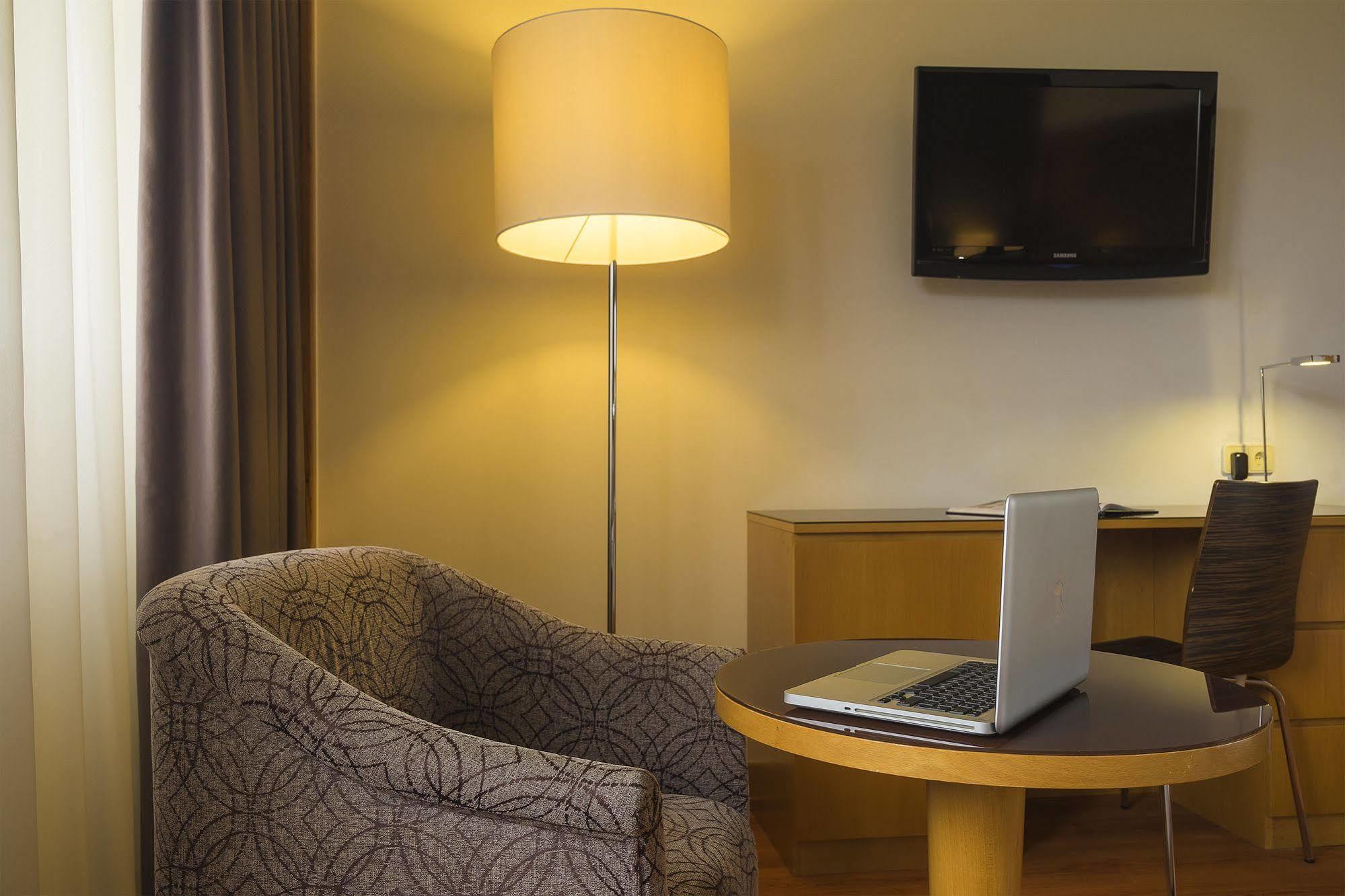 Hotel Hf Fenix